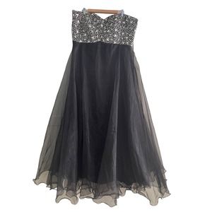 Gorgeous Black Chiffon Strapless Maxi Gown Dress with Crystal Embellishment. 24W